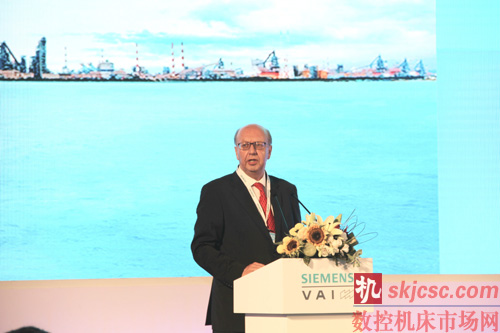 西门子奥钢联冶金技术有限公司董事长沃纳.奥尔先生发表演讲 西门子奥钢联冶金技术有限公司董事长沃纳.奥尔先生发表演讲