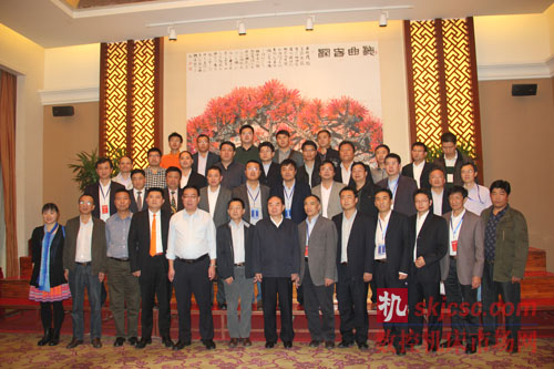 五轴数控机床技术应用与人才发展座谈会在泉州成功举办