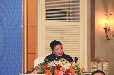立嘉会展公司常务副总经理刘乙贤女士主持 立嘉会展公司常务副总经理刘乙贤女士主持