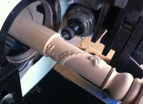 雕刻数控木工车床加工雕刻楼梯柱